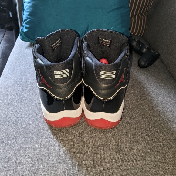 Jordan 11 retro breds - Picture 2 of 5
